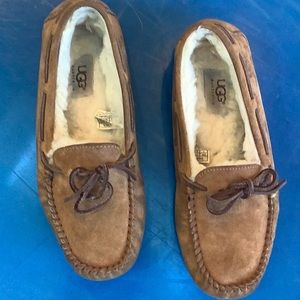 Ugg Dakota Woman Moccasins size 7